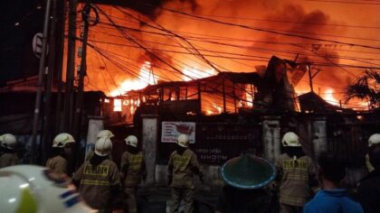 bakaran Kebayoran Lama Hanguskan 18 Rumah, Kerugian Capai Rp1,2 Miliar