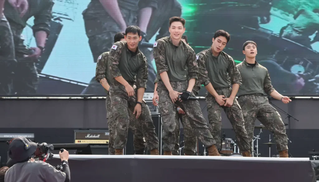 Wajib Militer Idol K-Pop Kini Jadi Panggung Langka, dari Kang Daniel hingga Woozi SEVENTEEN