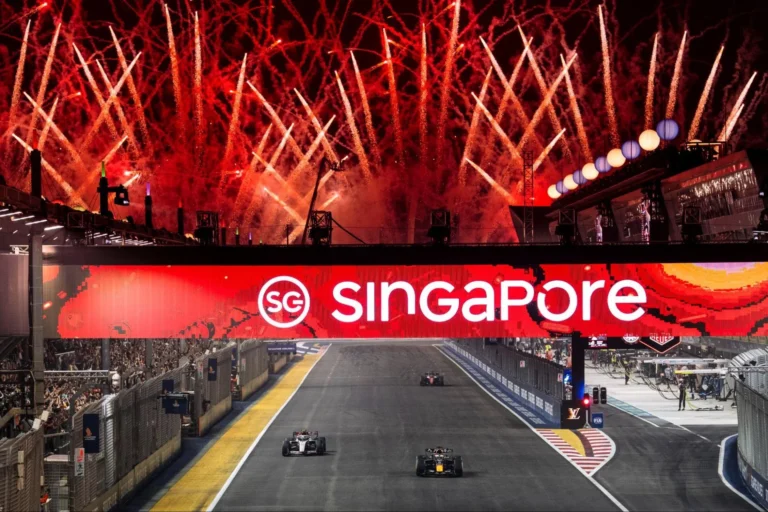 F1 Singapura 2026 Penuh Kejutan, dari Kemenangan Verstappen hingga Aksi Lana Del Rey