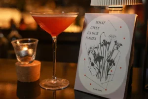 The Dead Poets Society Bar Membawa Sastra Singapura ke Dalam Gelas