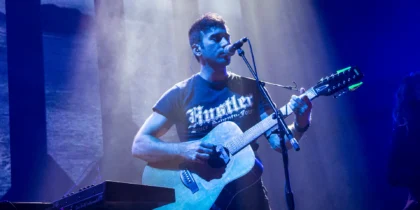 Sufjan Stevens Kembali Tampil Setelah 8 Tahun, Dampingi Meg Lui di Atas Panggung