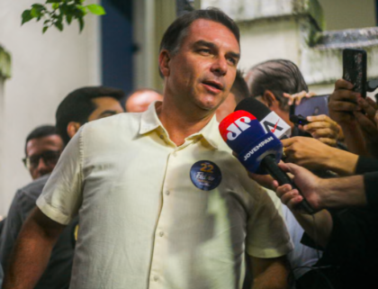 Flávio Bolsonaro Dilaporkan ke AS Usai Kalah Pilpres, Paspor Brasil Dibatalkan
