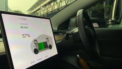 China Perketat Aturan Headunit Mobil Listrik, Layar Lipat Terancam Dilarang